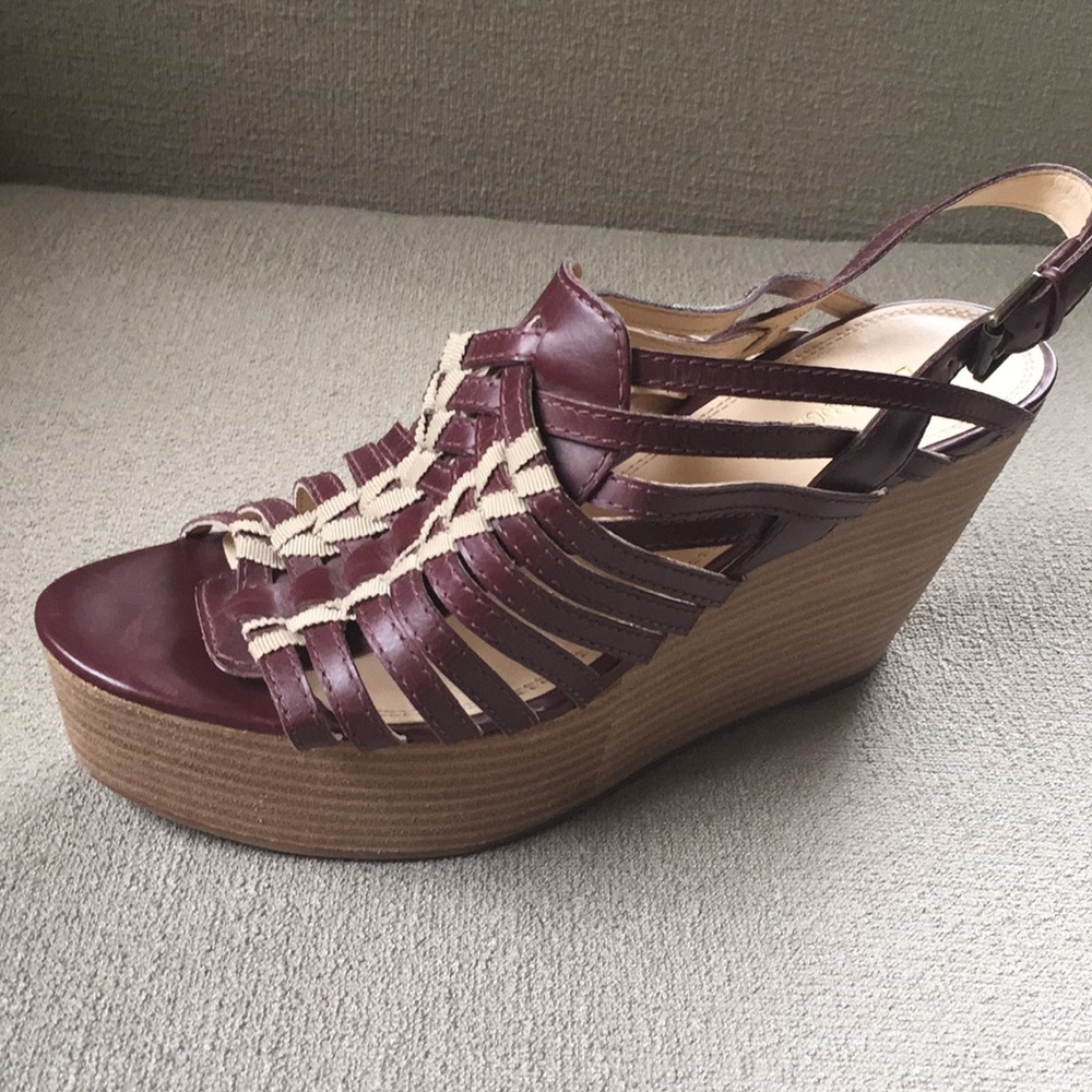 Enzo Angiolini Bohemian Maroon and Tan Wedge Heels